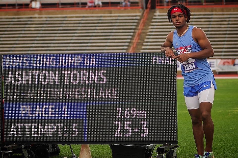 𝐀𝐬𝐡𝐭𝐨𝐧 𝐓𝐨𝐫𝐧𝐬 tweet media