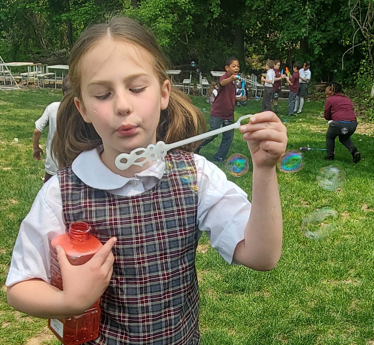ASCAsecondgrade's tweet photo. Our ABC Countdown continues with Bubbles Day.  So many beautiful bubbles this recess! @ASCA_Albany @RCDASchools https://t.co/XvFAOzm40x