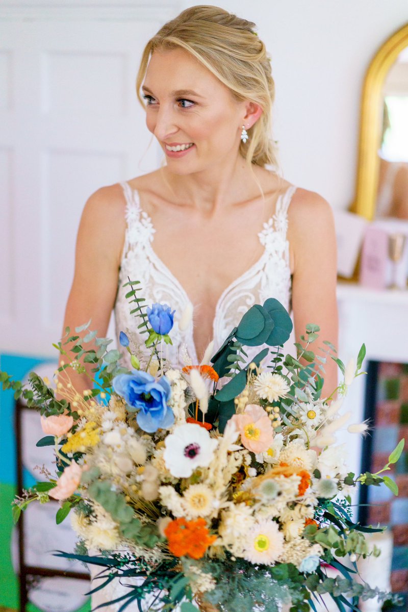 MissEllieCole's tweet photo. S U M M E R  B R I D E ✨
Using @AirbaseMakeUp 
#airbrushmakeup #makeupartist #makeup #bridalmakeup #wedding #allthingsbridal #bride https://t.co/FMV5keCQvN