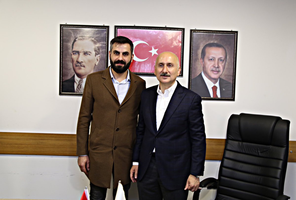 akofgenclik's tweet photo. OF’lu hemşerimiz Ulaştırma ve altyapı bakanımız , Trabzon Milletvekilimiz Sn @akaraismailoglu ile @akofgenclik hatırası. https://t.co/r5FmeXG4gF
