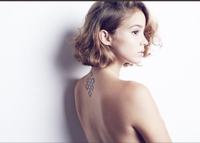 loulouct's tweet image. If you have seen #FLITE with #AlbaBaptista you will recognize the Tattoo on her upper back, as seen in the new Short film #FLITE. Let's show some WN love and check it out. It's FREE, you will love it.sparqfest.live/en/2023.00/fli… 🛹
WHAT THE FORK
#SaveWarriorNun #WarriorNun ❤️⚔️🧢🥷