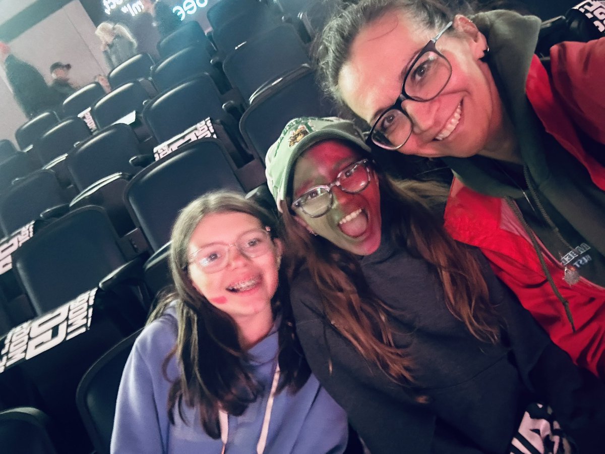 ewalks78's tweet photo. #GoMooseGo https://t.co/nhqR3nsads