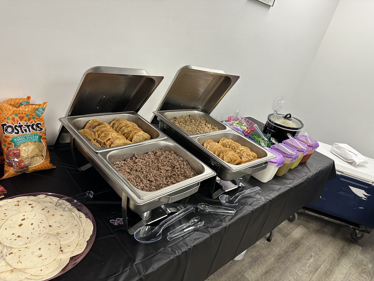 tacomane608's tweet image. #TacoMane608 #BuffetStyle #Event  Book us for your catering needs!!  Known for the tacos but will cater whatever you need. #YaHemi