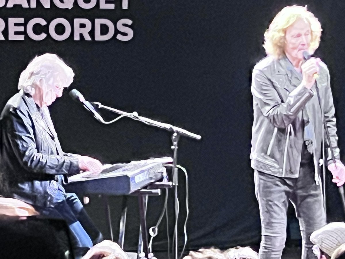 aojwFL_BFC's tweet image. Wow witnessed some real musical greatness tonight courtesy of @BanquetRecords @pryzm_kingston when the @TheZombiesMusic played a fantastic  Piano/ Vocal set of new lp #DifferentGame &amp;amp; stone cold classics including spine tingling versions of #ShesNotThere &amp;amp; #TimeAndTheSeason
