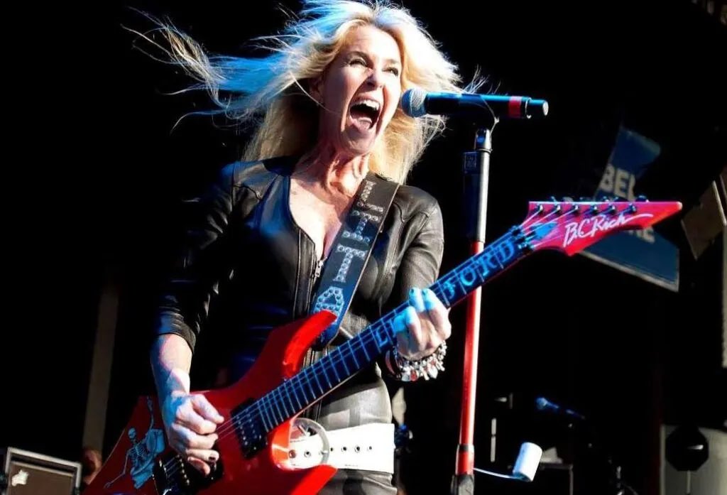 MetalHealth71's tweet photo. Lita Ford 

#LitaFord #glammetal #hardrock #metal #Ozzy #CloseMyEyesForever #KissMeDeadly #guitar #ShotOfPoison #guitarist 
#PlayinWithFire #guitars #singer #musician #music #80smetal https://t.co/KOPEIJk3ET