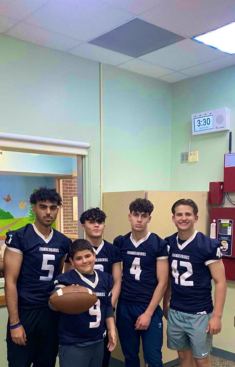 Best part of being a student athlete is to have the opportunity to be a role model. Grateful for the opportunity <a href="/CoachJReardon/">Jeff Reardon</a> #ClockedInLockedIn #FutureThunderbirdProgram