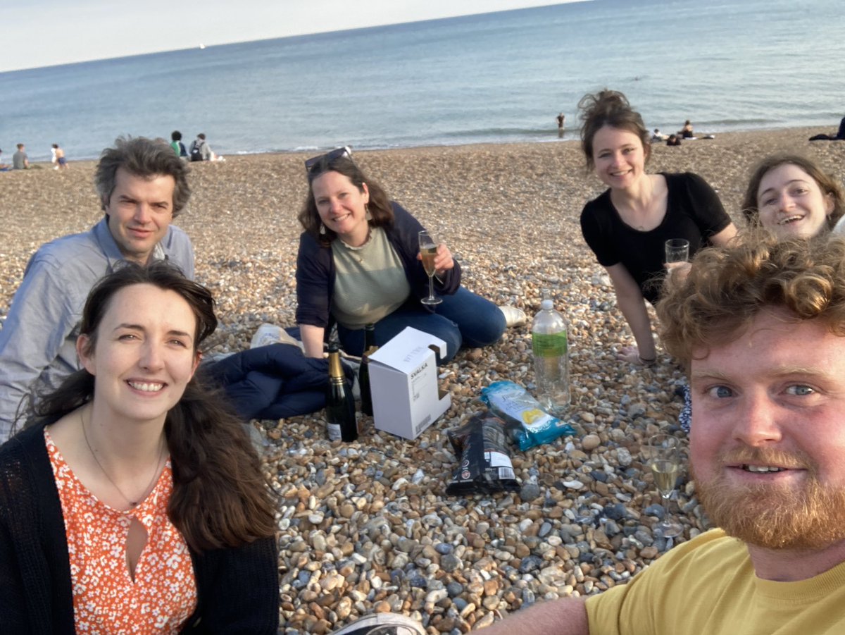 What a lovely lab celebration at the beach! Thank you all you lovely people <a href="/kirashaw/">Kira Shaw</a> <a href="/BrainEnergyLab/">Brain Energy</a>  <a href="/tishmcx/">Tish McMullan</a> <a href="/williamlindley1/">William Lindley</a> and Harry and Magali