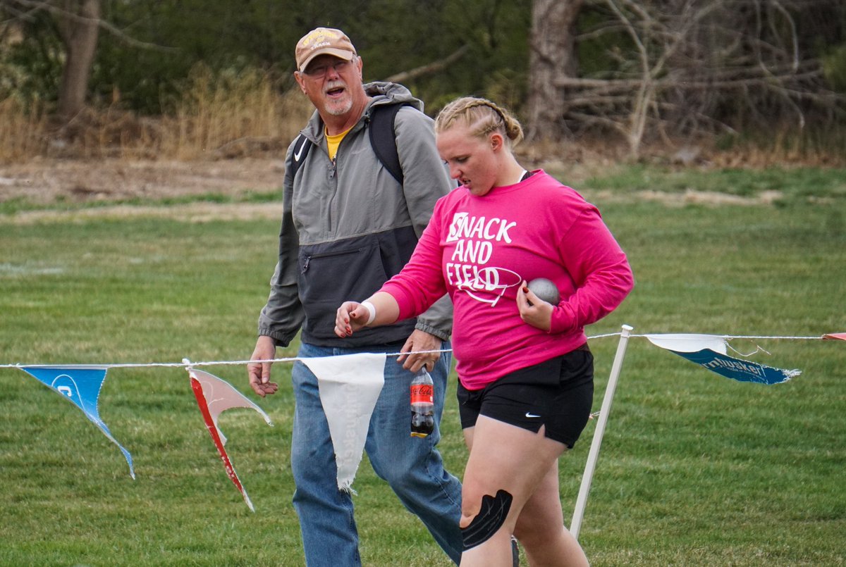 THEnebpreps's tweet image. ‼️‼️ STATE TRACK ‼️‼️

In search of a third consecutive all-class 🥇🥇🥇in the shot put, Michigan State pledge Jessica Stieb and her ALC Rebels coach, @raiderthrows, hope to go out on a high note.

Rebel Yell from @tony_chapman76 #nebpreps 

🔗: nebpreps.com/rebel-yell/