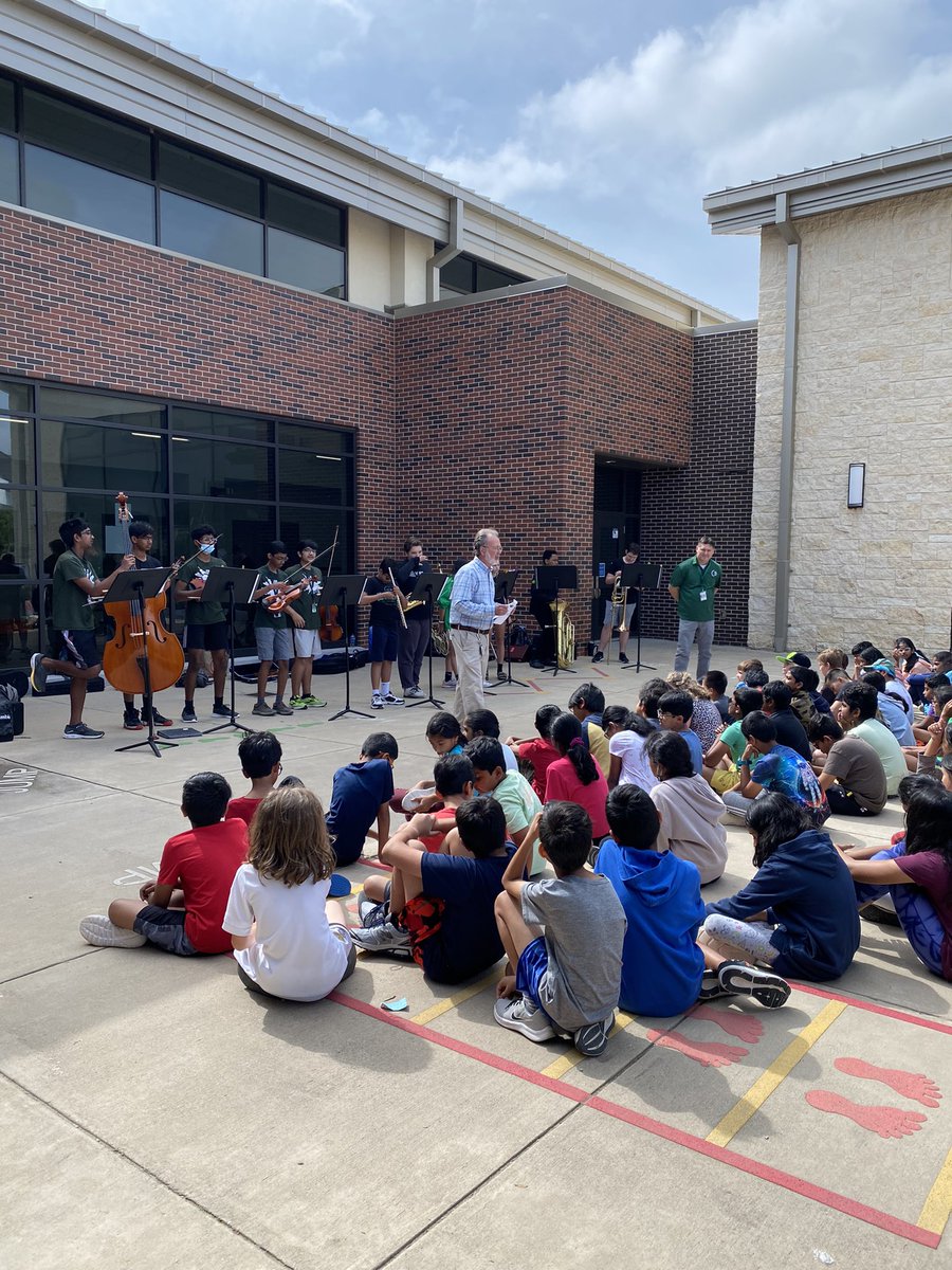 Ms. V in 303 tweet media