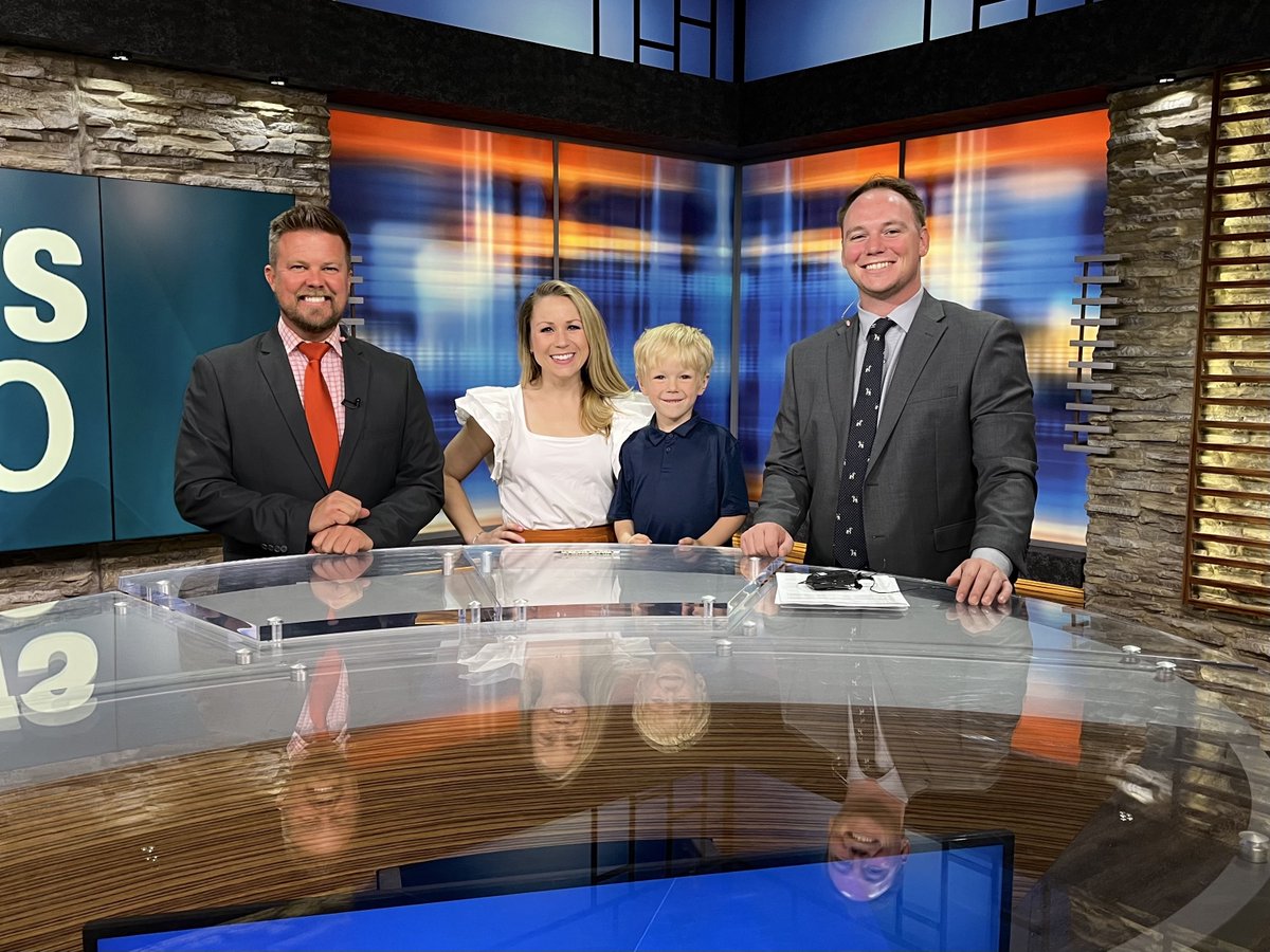 MarianKTVH's tweet photo. Meet John! He's our @KTVHNews Weather Rookie this week--catch him tonight at 6pm and 10pm 📺 https://t.co/xTlcIQJLqe