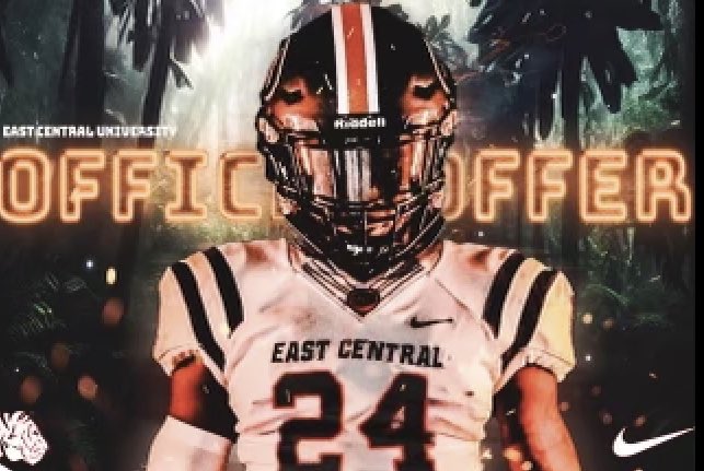 after a great talk with @CoachWChristian i am blessed to say i have received my first offer from ECU. @RecruitEMHS_FB @emhsbulldogs @Coach__Thomas4 @Coach_K_Davis