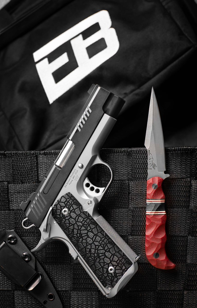 What's your favorite pistol and knife pairing? 
#knife #EDC