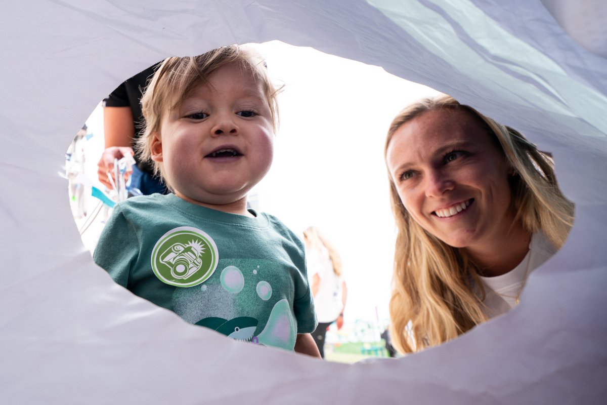 sandiegowavefc's tweet image. what this club is all about 💙

yesterday players paid a special visit to @radychildrens, the largest children's hospital on the west coast.

games were played, smiles were shared, and hearts were filled.