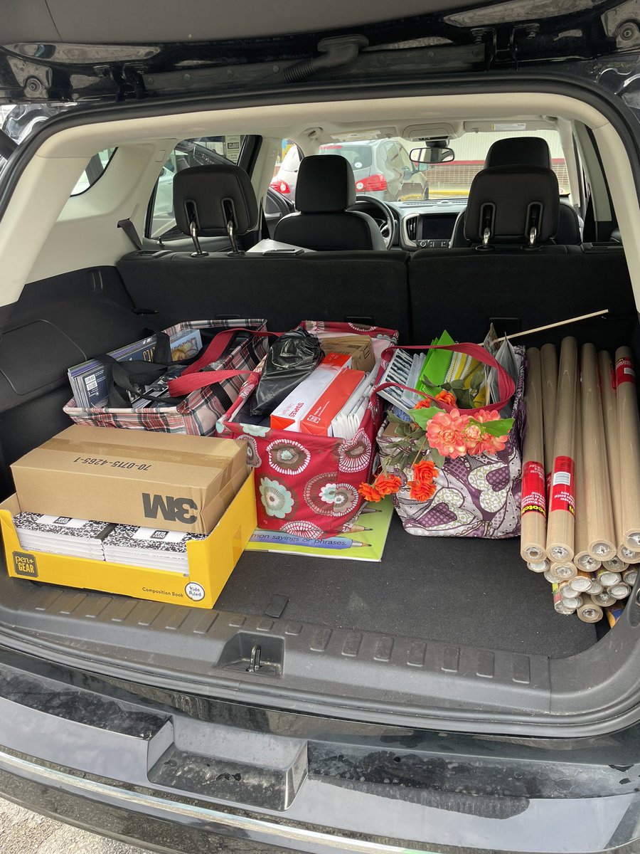 Thank you <a href="/GCSFoundation/">GCSchoolFoundation</a> for our trip to Teacher’s Treasures! Christmas came early! #gcjhsrocks #1GC