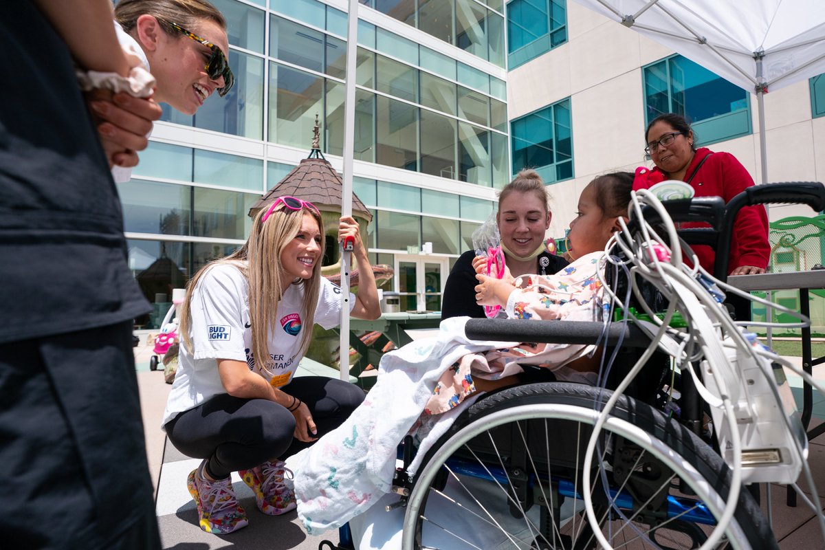 San Diego Wave FC (@sandiegowavefc) on Twitter photo what this club is all about 💙
yesterday players paid a special visit to <a href="/radychildrens/">Rady Children's Hospital-San Diego</a>, the largest children's hospital on the west coast.
games were played, smiles were shared, and hearts were filled. what this club is all about 💙
yesterday players paid a special visit to <a href="/radychildrens/">Rady Children's Hospital-San Diego</a>, the largest children's hospital on the west coast.
games were played, smiles were shared, and hearts were filled.