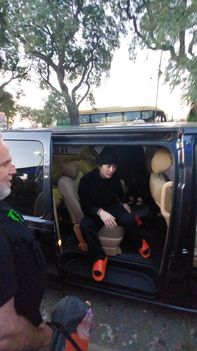 080203light's tweet photo. Llorando ando  
@JacksonWang852 está en Argentina 
#JacksonWang https://t.co/J87KkTvEbH