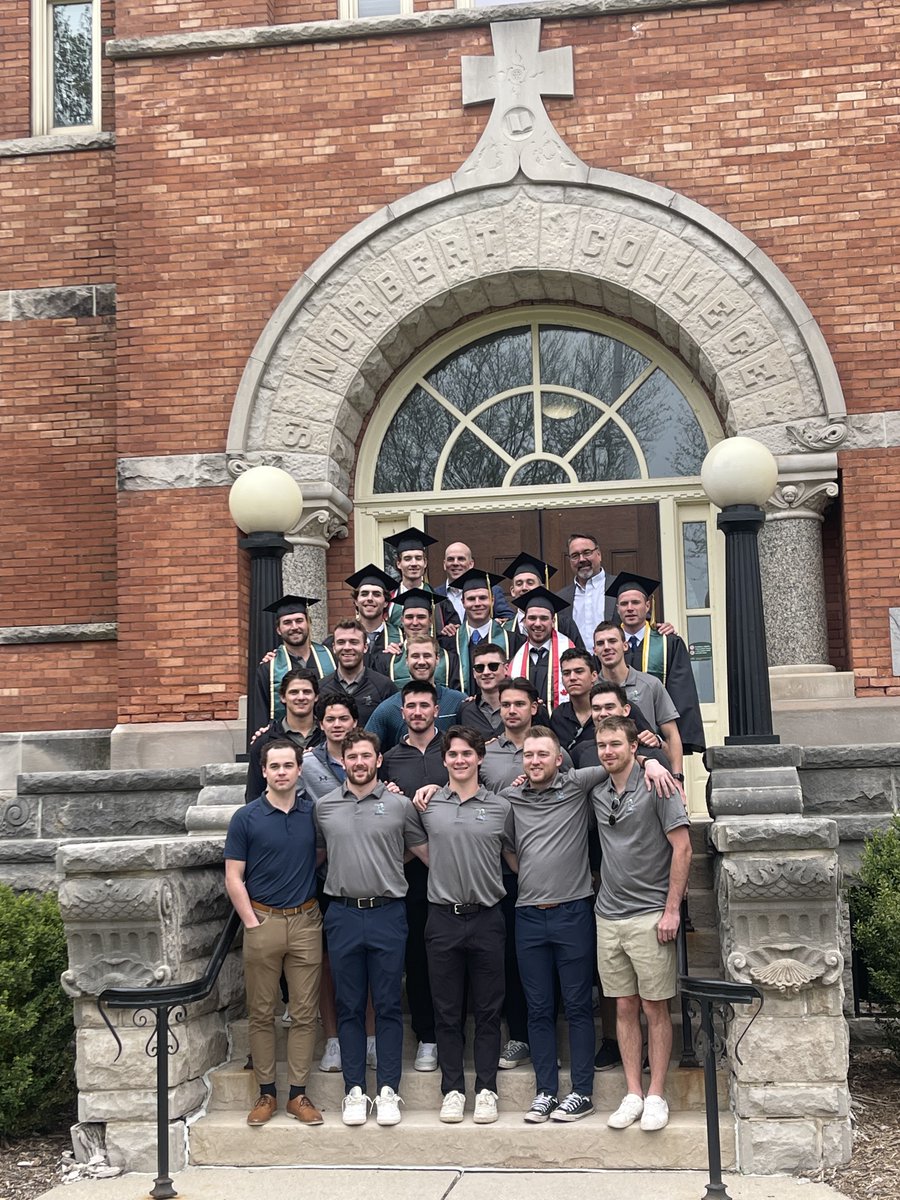 Congratulations to the 8 seniors from the SNC Men's Hockey team that graduated over the weekend. Best of luck to all of you as you begin the next chapter in your life. <a href="/sncmenshockey/">SNC Men's Hockey</a>