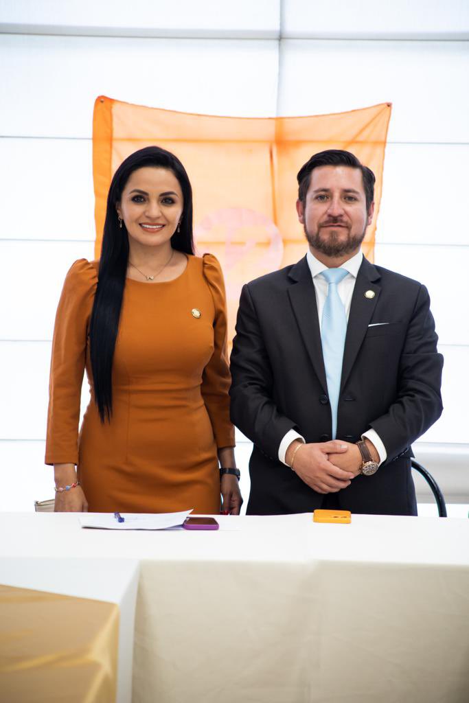 🟠 #COMUNICADO: Seguimos firmes en nuestra lucha por una sociedad justa y transparente. 

Hoy de manera unánime, se designó a <a href="/Rodrigo_Fajar12/">Rodrigo Fajardo</a> nuevamente como Coordinador y a <a href="/yesguamani/">Yeseña Guamaní Vásquez</a> como Subcoordinadora de nuestra bancada.

¡Justicia Social con libertad!. 🇪🇨