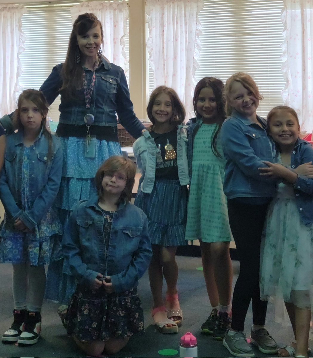 JenniferRu's tweet photo. My class decided they wanted to dress like me for a day. Of course I loved that idea!! 🥰 @ClardyElemNKC https://t.co/oXBkjYey9k