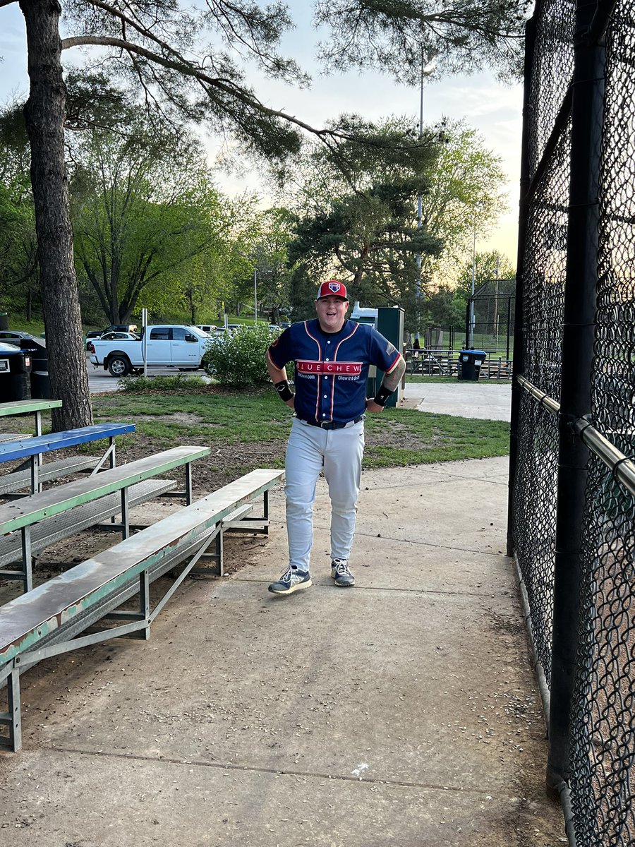 GriffinZmith's tweet photo. Another 2 win night for @BlueChew / @JLBUS / @WillyMcCoys softball! Great night to play some ball and drink some beer! #ChewIt&DoIt https://t.co/frJk4BYJMB
