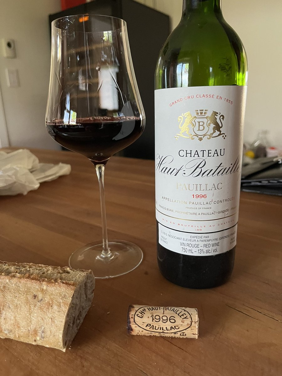 Because it’s Tuesday. Château Haut-Batailley 1996 #medoc #pauillac #Bordeaux #wine Leather, cigar and forest floor notes. Dark brooding fruit. Lovely. In the sweet spot.