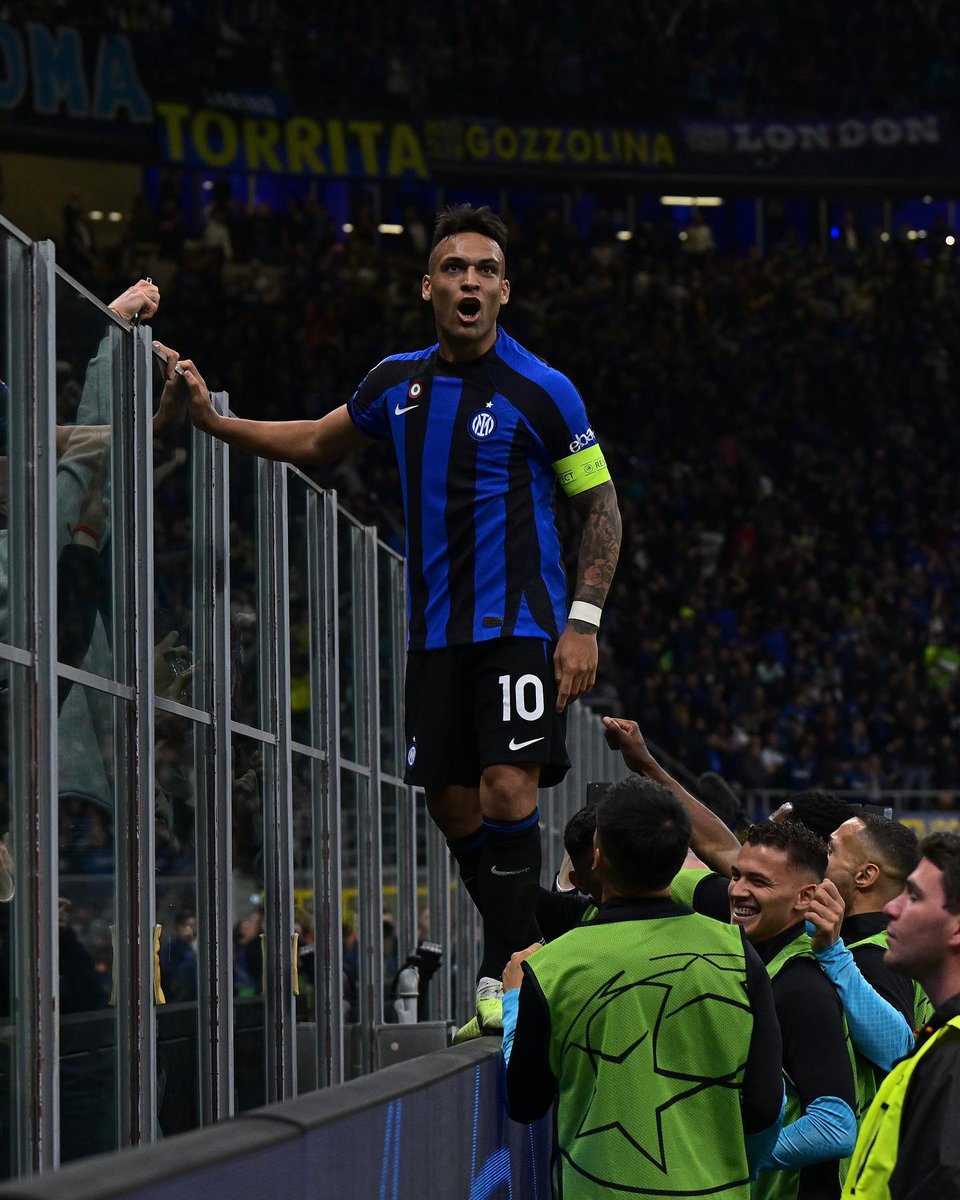Lmartinez10k's tweet photo. Who owns the city? 🐂

#ForzaInter #InterMilan #UCL https://t.co/J5a4I2UJFo