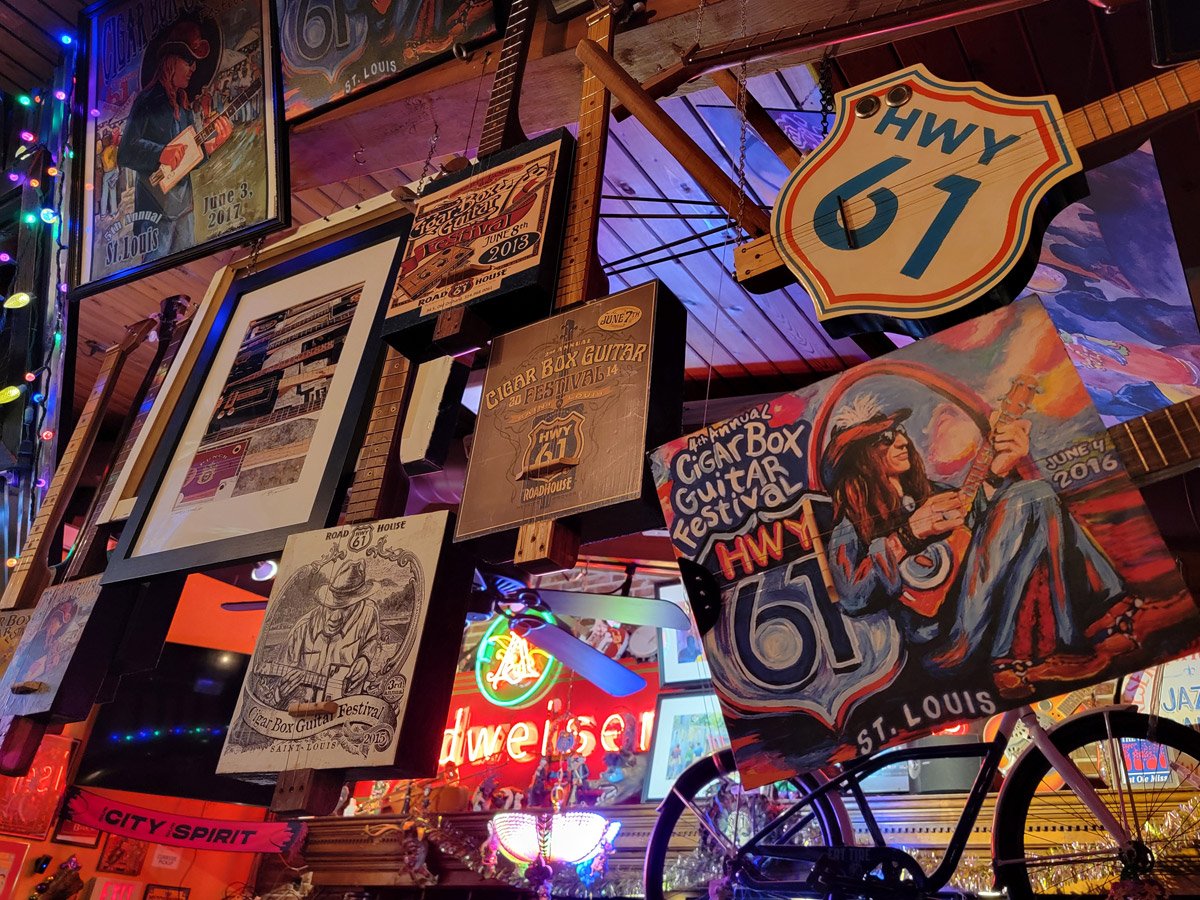 St. Louis’ Cigar Box Guitar Festival is June 16-17 (Father’s Day Weekend) at #Hwy61Roadhouse. This Year’s Music Schedule (and more info) at:
🎶🎵
hwy61roadhouse.com/cigar-box-guit…