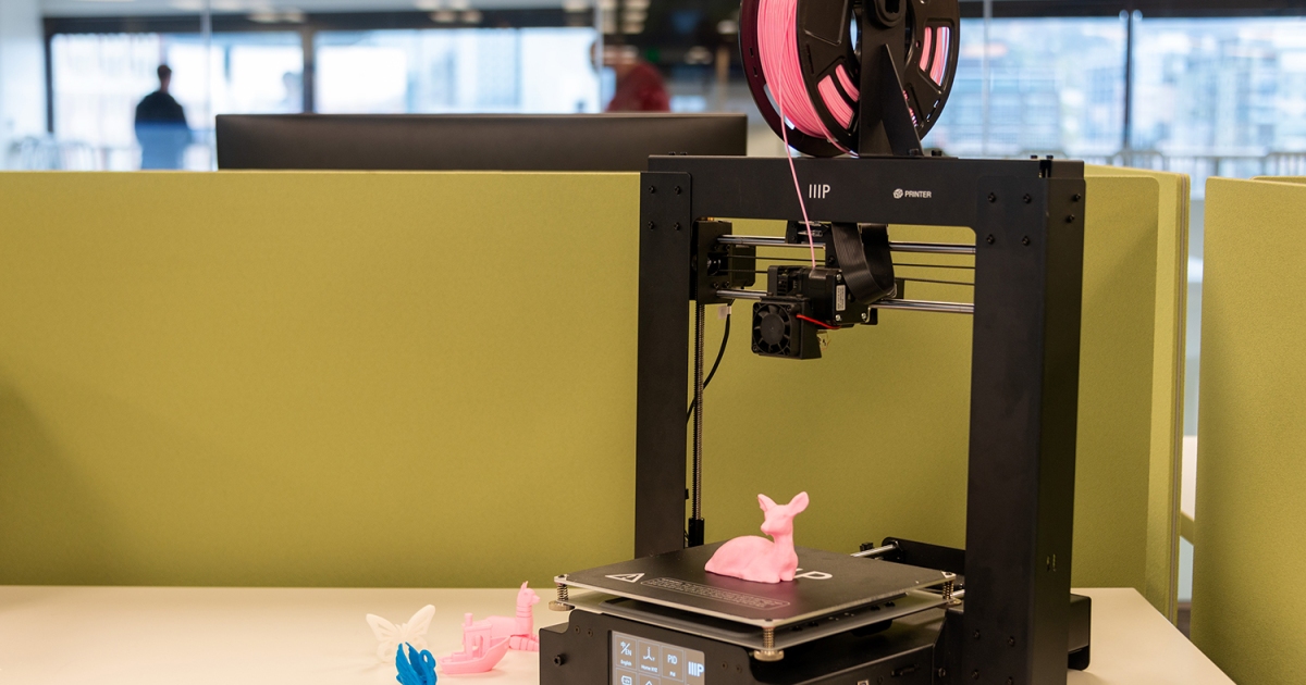 farashod's tweet photo. This 3D printer just had its price slashed from $399 to $140 https://t.co/WO2KkhBUd3 https://t.co/7Gxour4zcz