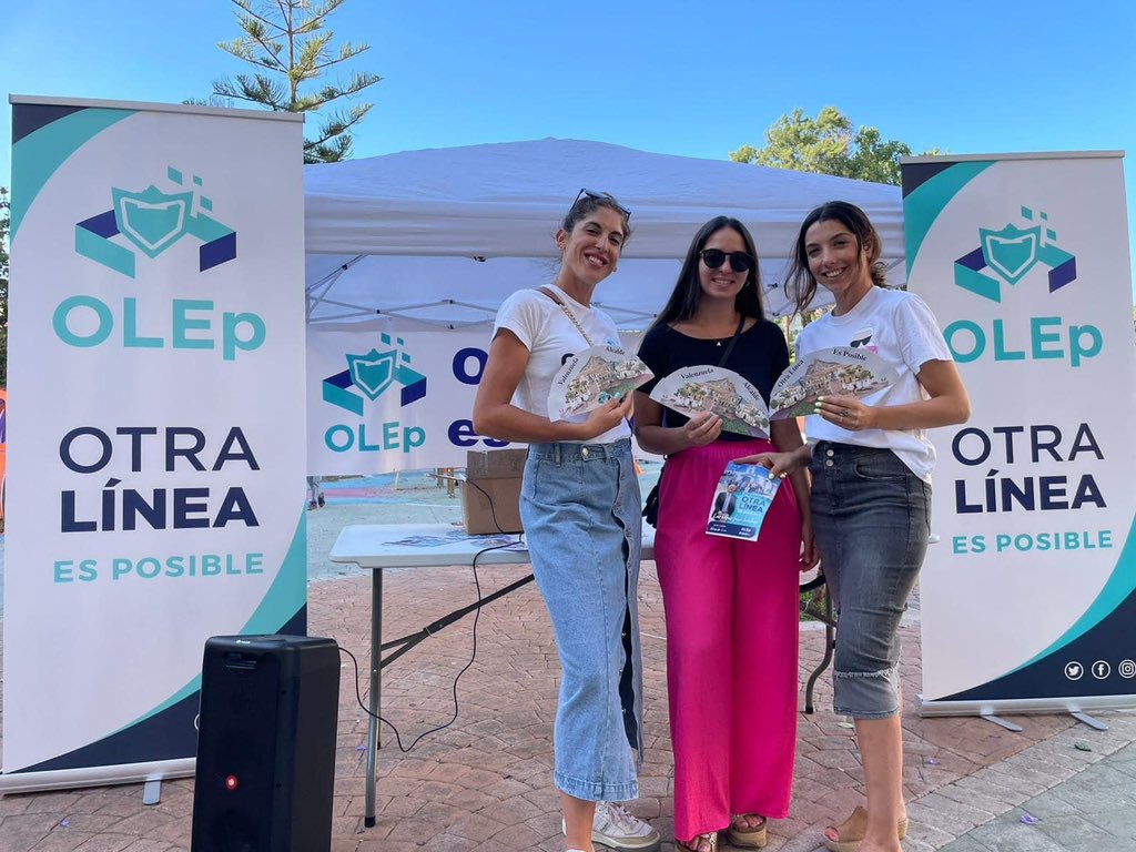 OLEP_LaLinea's tweet photo. Parte del equipo de mujeres OLep , fuertes, jóvenes , linenses, trabajadoras , comprometidas, ilusionadas y valientes 

👍🏼👍🏼Seguimos en campaña 💪🏽💪🏽💪🏽💪🏽

Hoy echamos la tarde con los vecinos de “La Velada” Paseo la Velada 🙏🙏🙏 https://t.co/XyrPyDY7aG