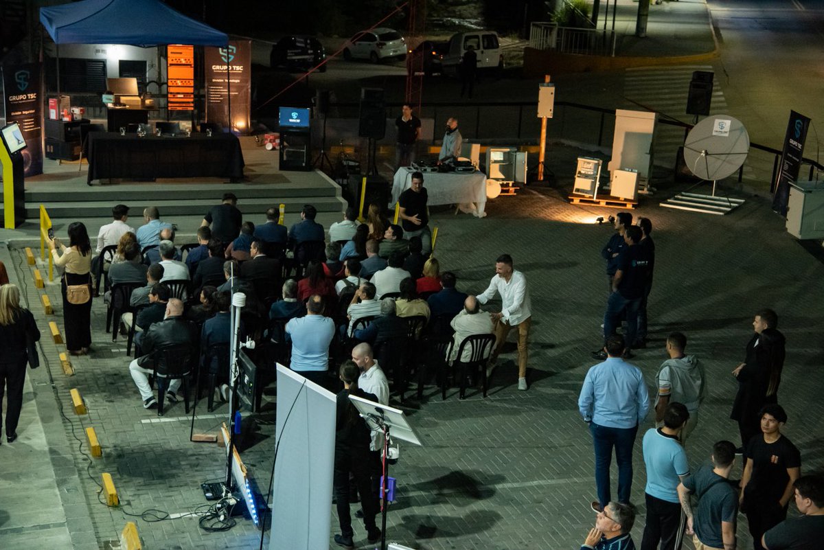 Firma de convenio con <a href="/MuniCalera/">Muni La Calera</a>!! 

Desde ASETEC el lunes 15 de Mayo firmamos un convenio con la Municipalidad de La Calera en el marco de la presentación de la Cámara de Empresas Tecnológicas de La Calera y la inauguración del Centro de Innovación Tecnológico.

<a href="/nicoferreyra/">Nicolás Ferreyra</a>