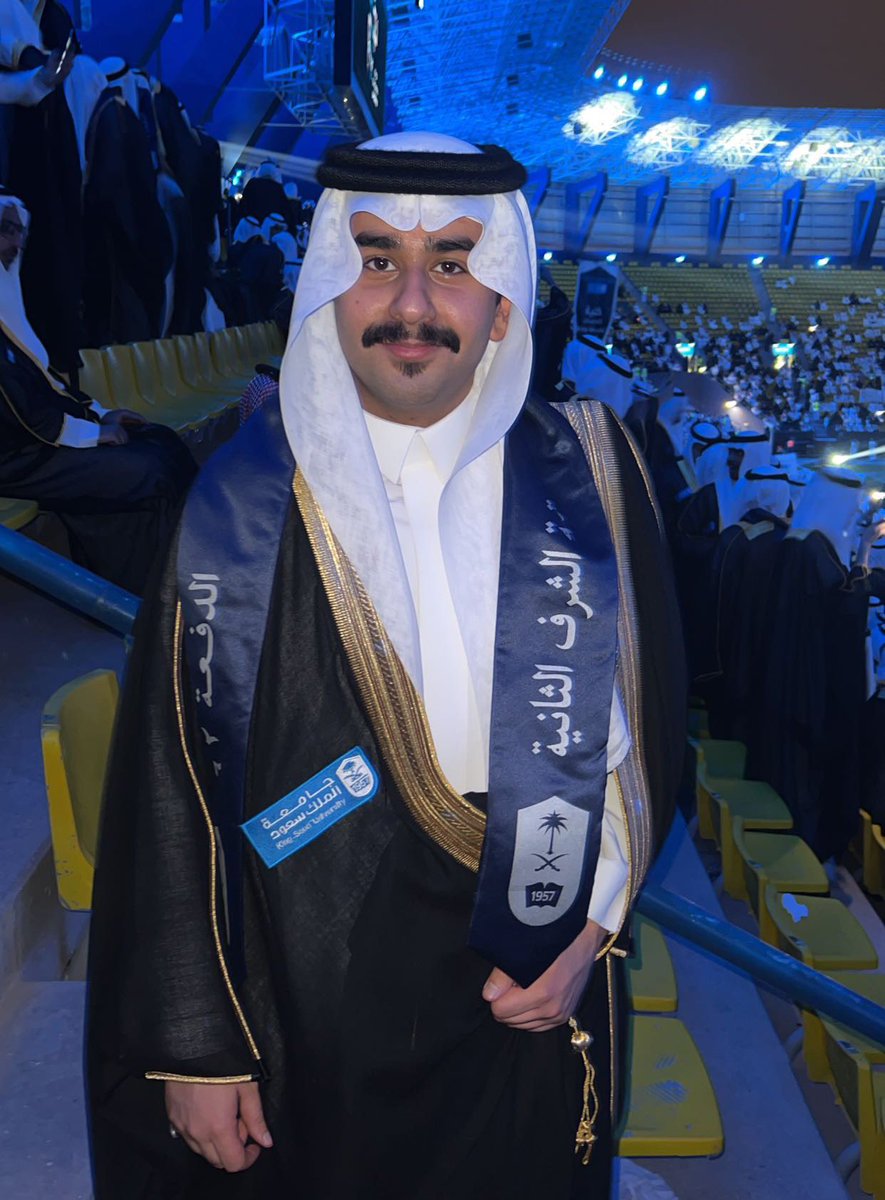 kaqtud's tweet photo. تخرجت يا أخوان 🤍🎓 https://t.co/7eaZwT9EEz