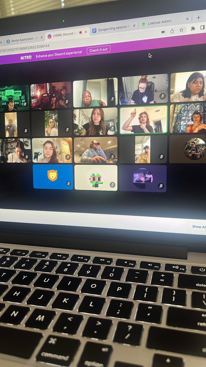 itsnaomibb's tweet image. Levels of us looking good or bad 😭😂 @maxpretends  #writingsessions