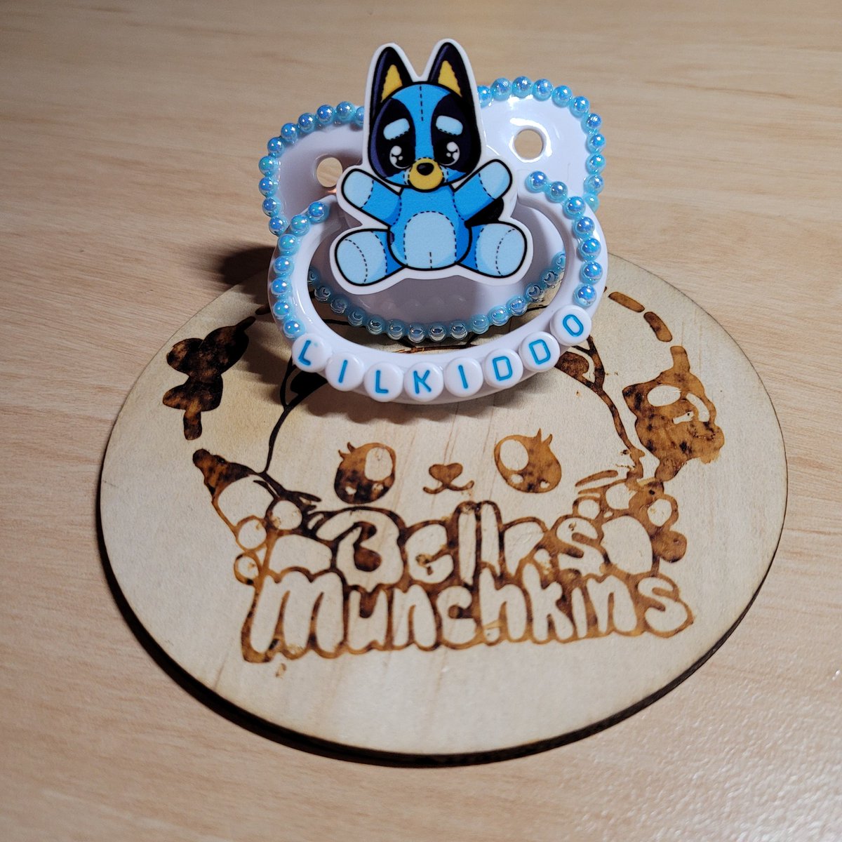 There's always something extra precious about simple pacis!

#abdl#decopaci#littlespace#cgl