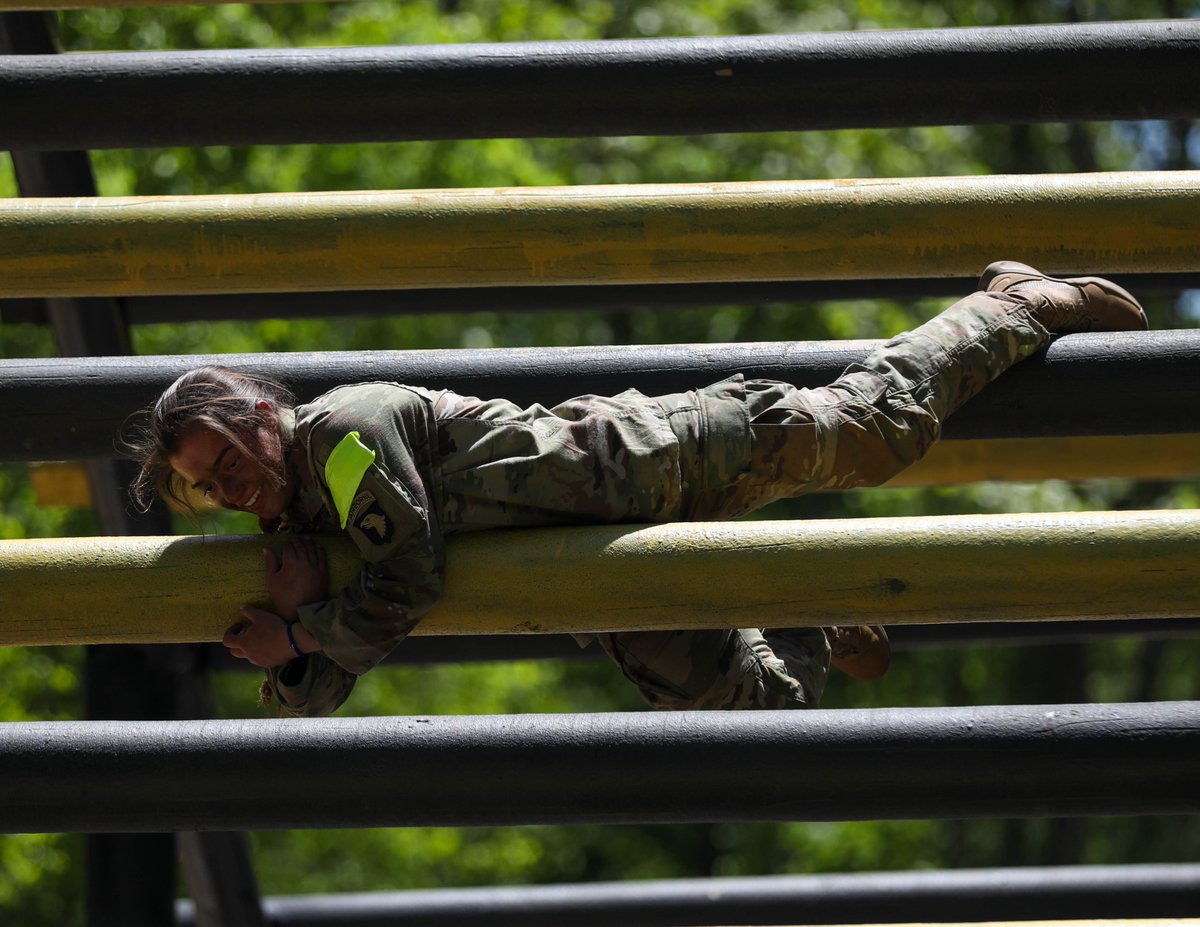 STRIKE Soldiers getting after it!!! <a href="/101stAASLTDIV/">101st Airborne Div.</a> <a href="/FORSCOM/">FORSCOM 🇺🇸</a> <a href="/18airbornecorps/">XVIII Airborne Corps & Fort Bragg</a> #STRIKE