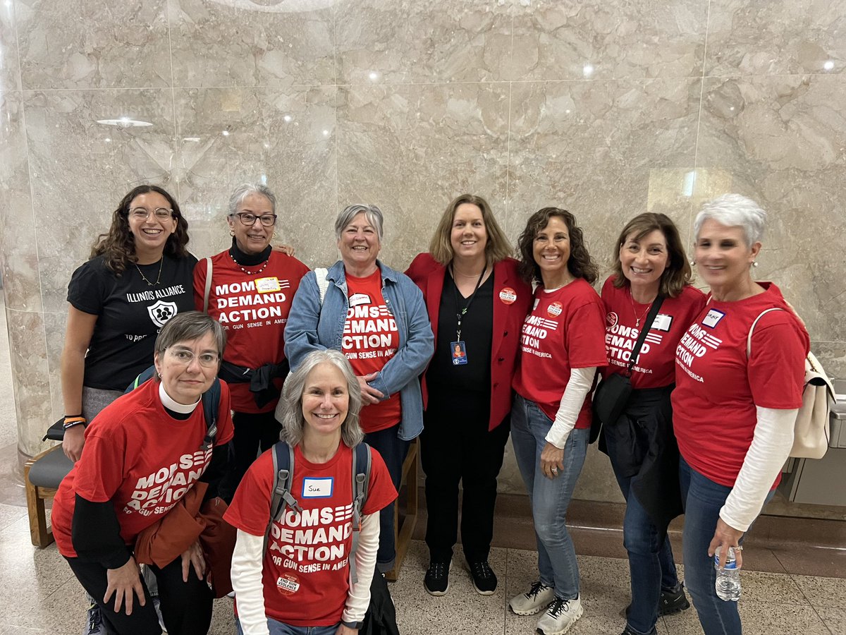 Spent a great day in Springfield lobbying for gun safety legislation with #MomsDemand. We are fighting for accountability for gun manufacturers, a cold case bill, closing the domestic violence firearm loophole, and more. 

Together, we will make all communities in IL safer #twill