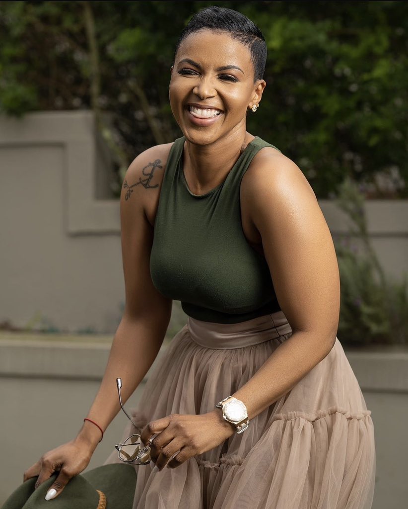 MissTinah_M's tweet photo. Personally? I’ve learnt a lot from this woman and some of the toxic traits I embody as an individual. Not everything needs a reaction. You can’t stress about everything ebomini. Uzofa.

Sometimes shaya ngathi awuboni. Slee is the ‘just cause I’m quiet, doesn’t mean that I’m stupid’ type of woman. That is one attribute she possesses that I admire so much. I definitely want to see her in S4, blossoming like the beautiful woman she is. #RHODurbanReunion