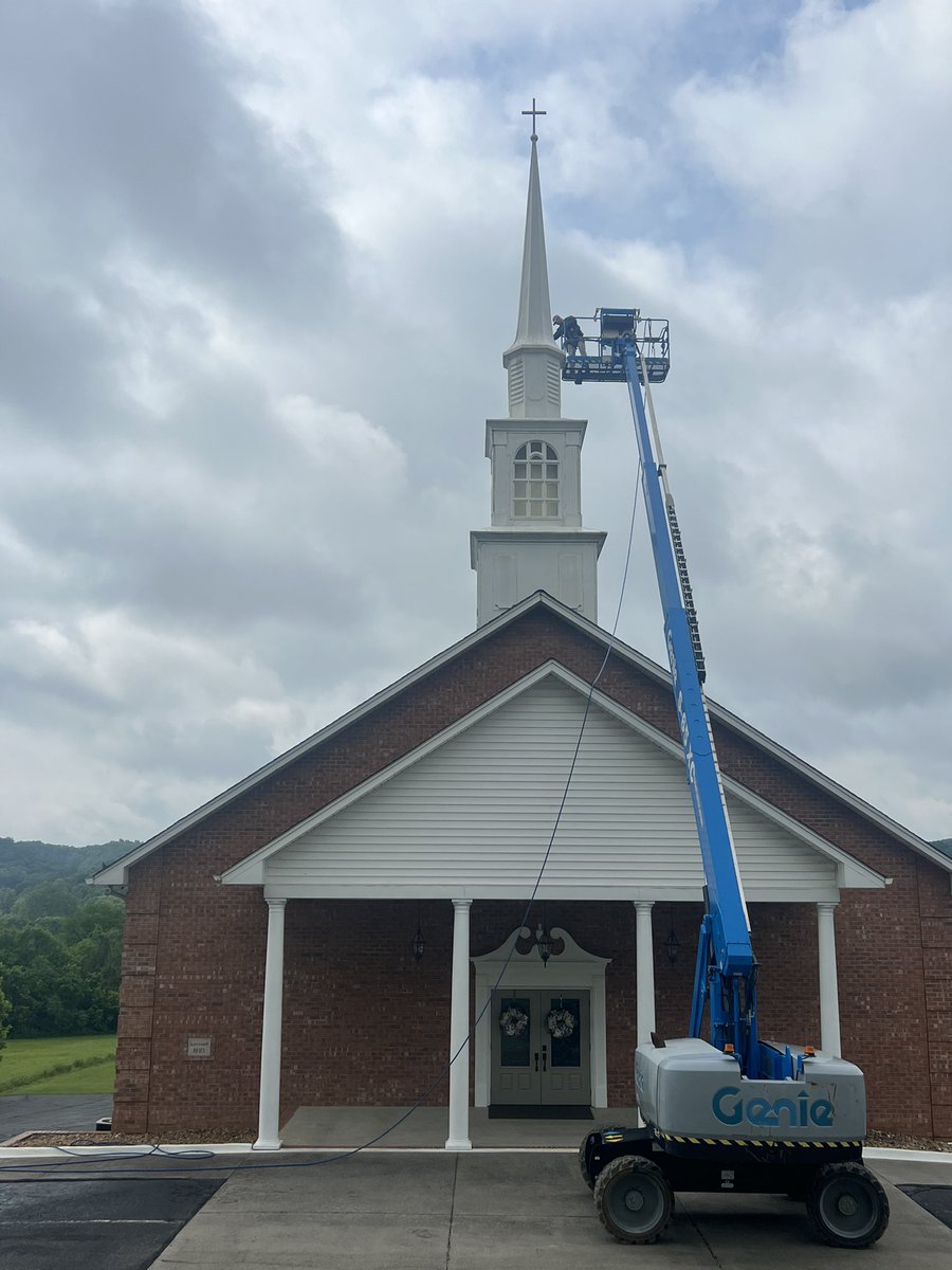 Huge S/O to Emmaus of Kingsport for letting us clean their church steeple! 

📞(423)620-0479📞

#johnsoncitytn #greenevilletn #jonesboroughtn #morristowntn #pressurewashing #powerwashing #housecleaning #housewashing #guttercleaning #exteriorcleaning #roofcleaning #roofwashing