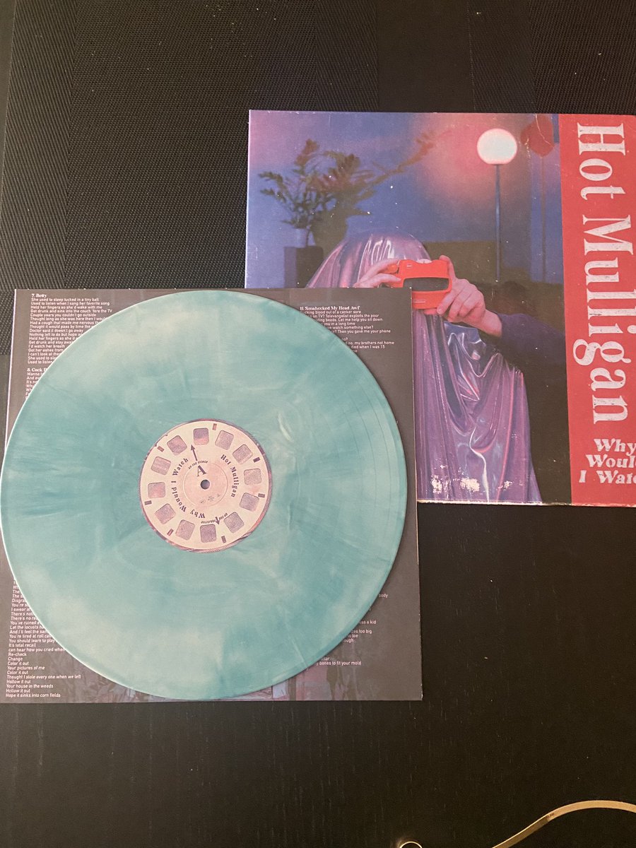 mighty_mandy's tweet photo. What I ordered for urban outfitters vs. what I got from urban outfitters. @HotMulligan I’m not mad, I just wanna know what color I got lol https://t.co/r5icExBh9A