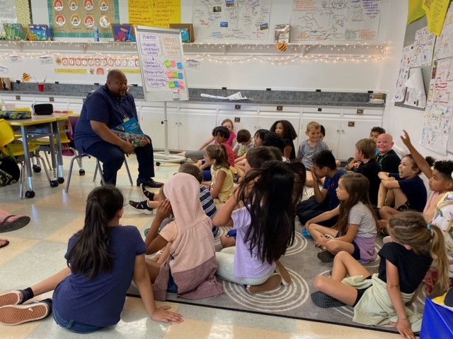 GCC_Charters's tweet image. Incoming superintendent Jason Sample was invited to read to enthusiastic second and third-graders this week. Thank you to CCCS, Mrs. Forbes, and Mrs. Parker for this incredible opportunity to inspire a love for reading and ignite young imaginations.

#gcccharters
