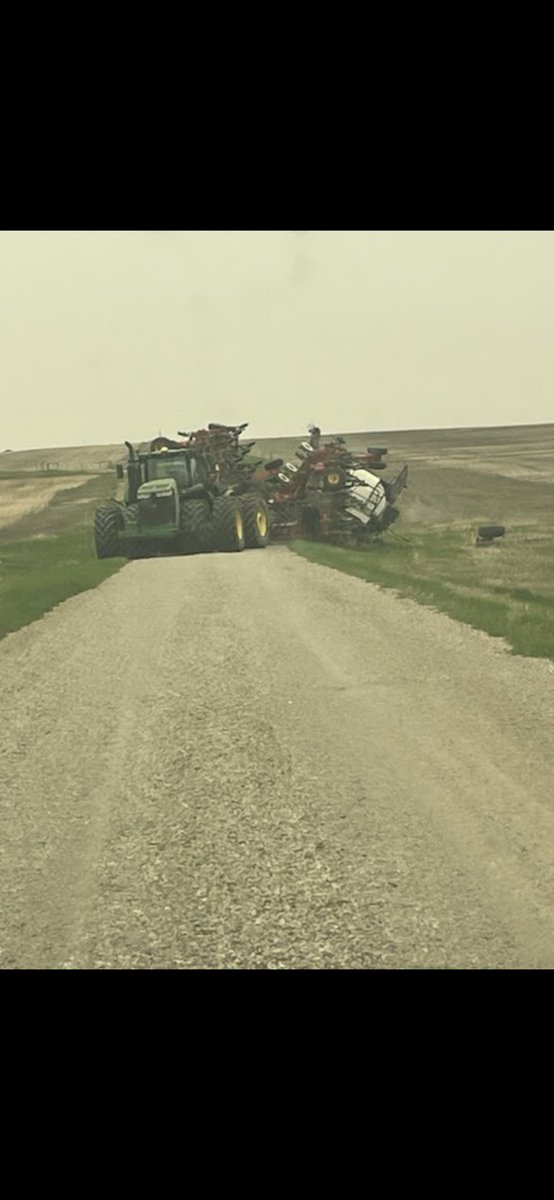 WalterRuby6's tweet photo. @KellyMalmberg They were a little to busy to spray today stink! https://t.co/Yi0n7RtLAc