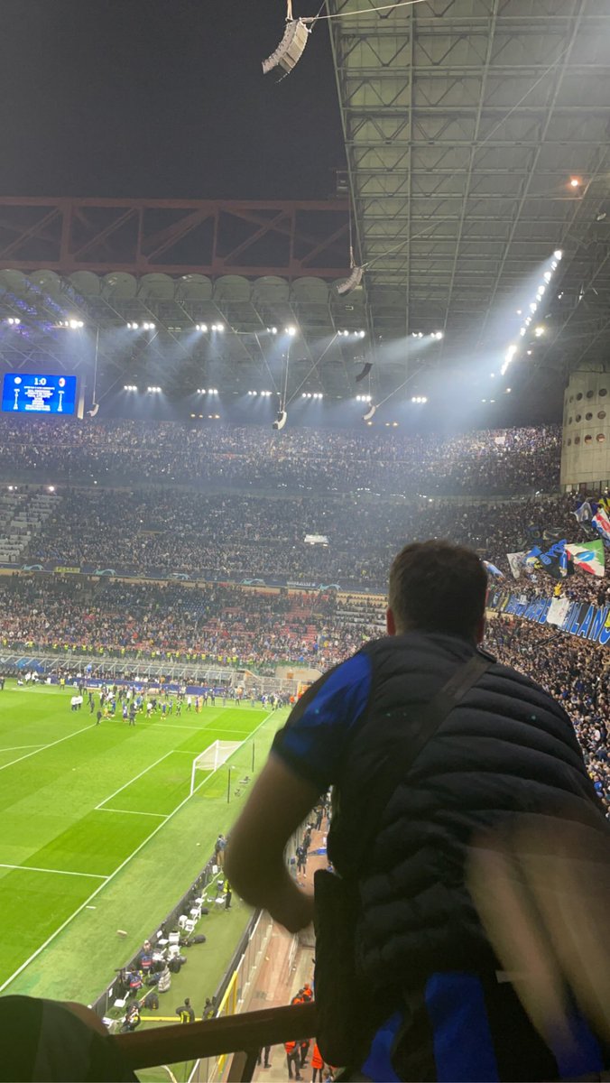 barella_burner's tweet photo. FINALLLEEEEE!!! ⚫️🔵⚫️🔵 One of the best nights of my life, FORZA 🖤💙 https://t.co/l8le63QMOD