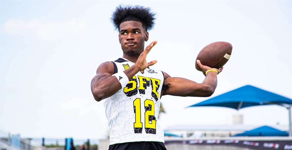 #OhioState and #Michigan quarterback commits are battling for position in the 2024 recruiting rankings (FREE)
https://t.co/HPYthZReNH https://t.co/GAlAJnF5b5