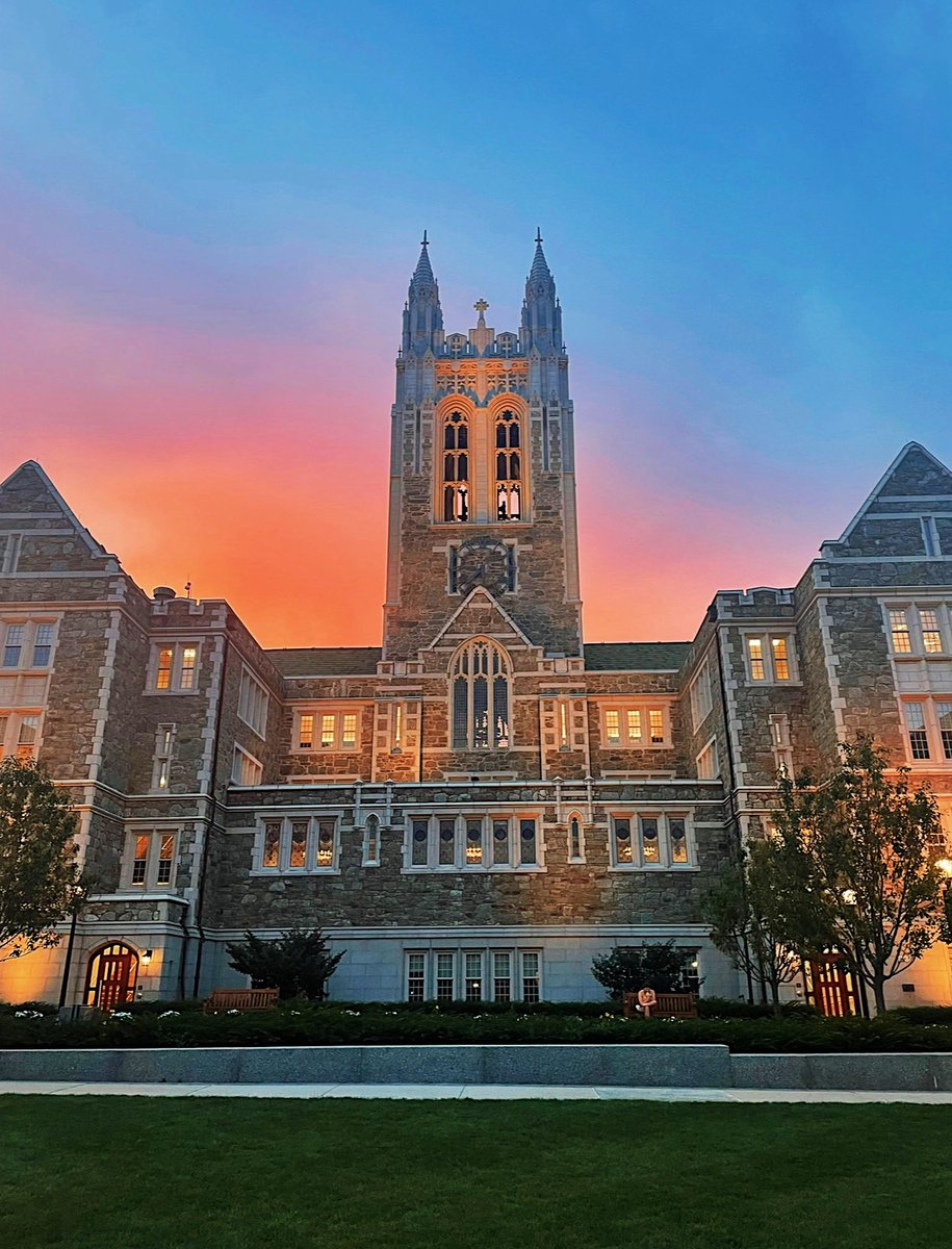 BostonCollege's tweet photo. Enjoy your summer break, Eagles. We'll miss you 💛

📸: Molly Bardong '25 https://t.co/SM3HhC1SQE