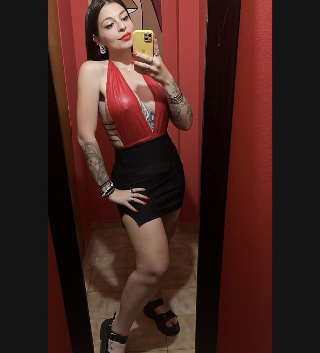DanniSimonella's tweet photo. 2019/2023 nunca estuve mejorrrr como ahora. Ni por dentro ni por fuera ❤️‍🩹✨ https://t.co/qPRvhW7o2s