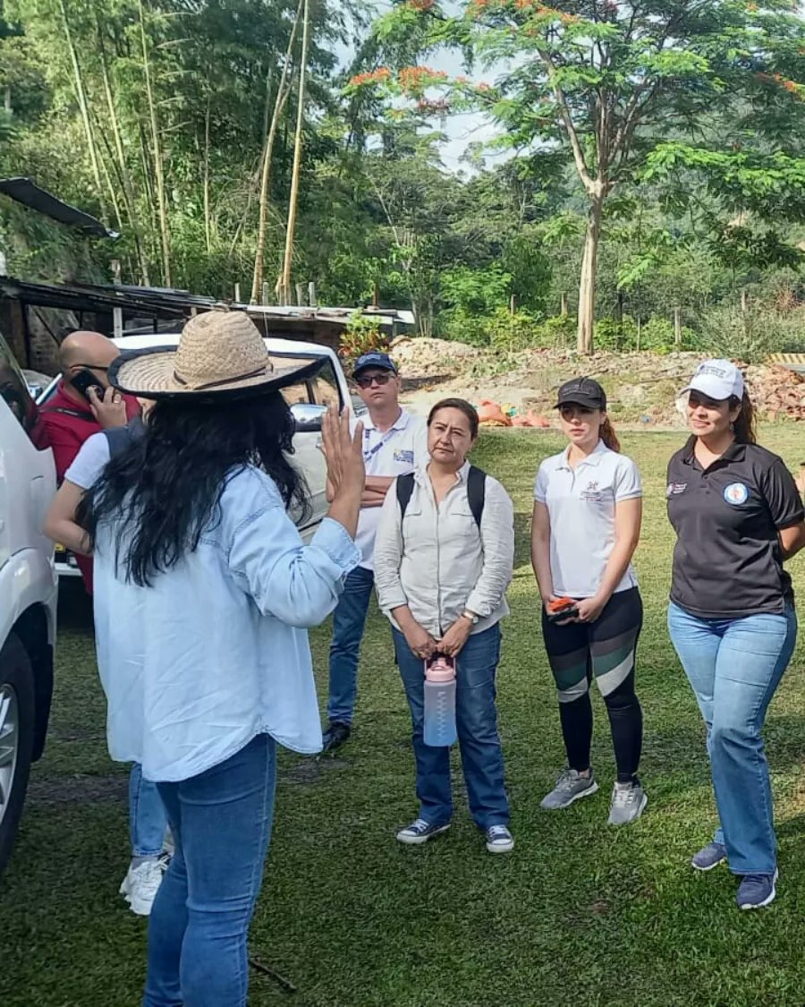 corpomixnds's tweet photo. La Ruta del Cacao es un producto más, que nos hace crecer como destino.

Realizar el recorrido y conocer todo el proceso del Cacao, es entender que de la magia de los cacaocultores... es donde está la escencia del Cacao.

#NorteDeSantander 
#ElLugarDondeTodoComenzó 
#nuevase https://t.co/Ju6HntMBVO
