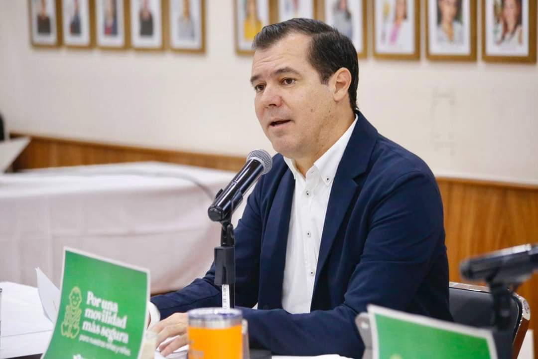 MonitorZmg's tweet photo. LegislativoJal: RT @GerardoQuirinoV: lo que incluye transporte y patrulla escolar, regulación para las sillas de menores en los autos, concientización y campañas de cultura vial, entre muchas otras acciones que estamos impulsando de la mano de diversas o… https://t.co/2KtNkFUXfo