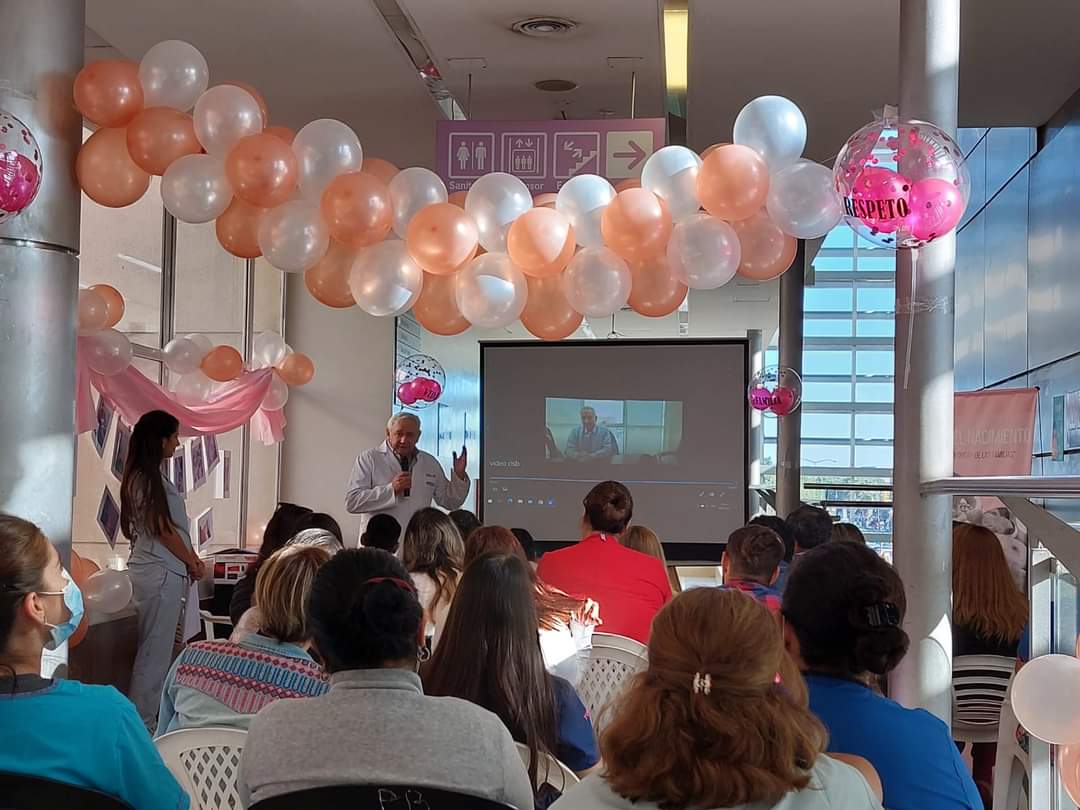 WebTribuno's tweet image. 🤰Hoy se llevó a cabo el lanzamiento de la #SemanaMundialDelPartoRespetado en el #CISB con la presencia del Subsecretario de #Salud Dr. César Monti, el Director de Maternidad e Infancia Dr. Pedro Carrizo y la Directora del CISB Dra. Liliana Garnica👇
tribunoweb.com.ar/se-celebra-la-…