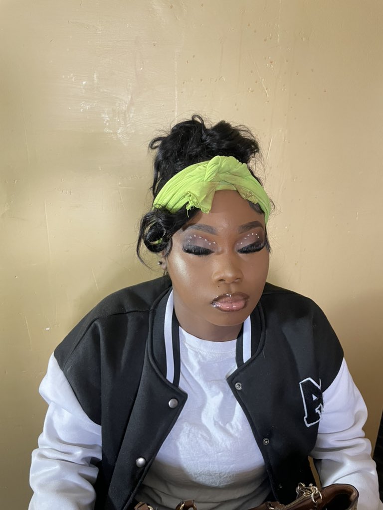 MenaaaK's tweet image. Oh One Thing About Makeup, Ima Eat Ts Up 🔥🔥🔥

StarTOnTheSlay.as.me