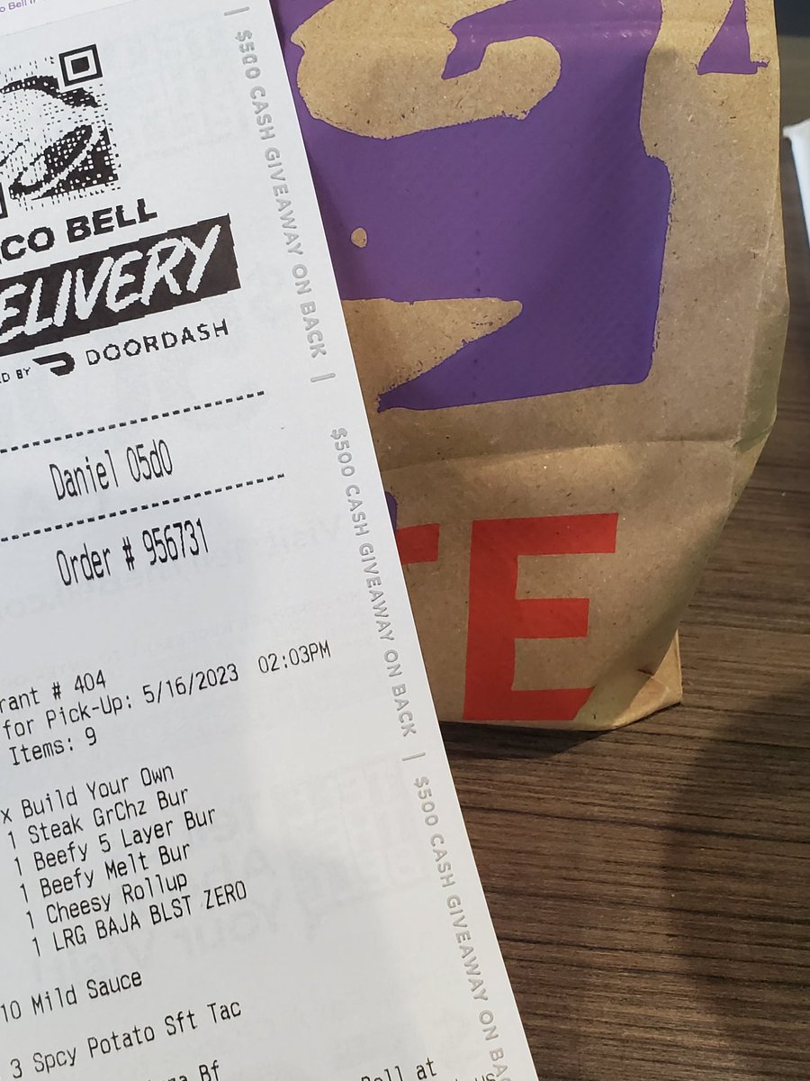DeliveryDude5's tweet photo. This is what happens when you don't tip. #doordash #tipyourdrivers #tip

The current time is 6:42. Ha. https://t.co/amDikZ5bu2