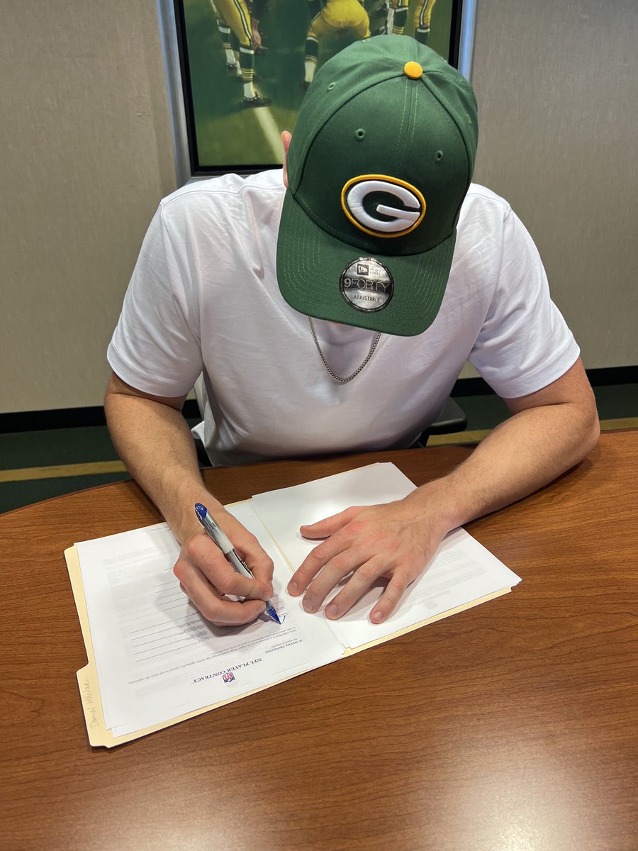 ThePuntFactory's tweet image. Proud is an understatement 🤙🏼

From junior year of HS to now you have earned everything brother. So excited for the next step in your journey!

#IrishWolfhound #PuntFactory